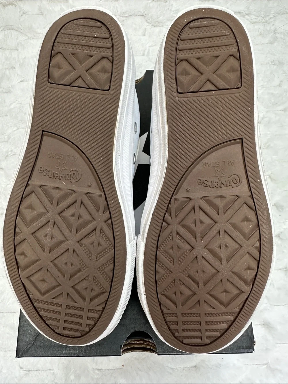 Converse leather low
